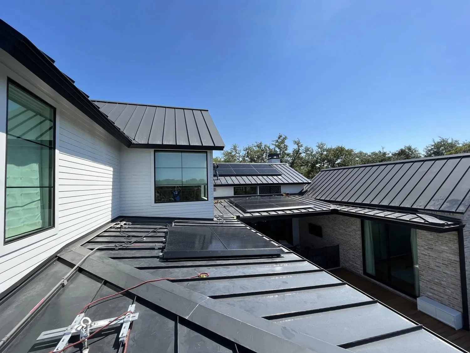 Standing-seam metal roof